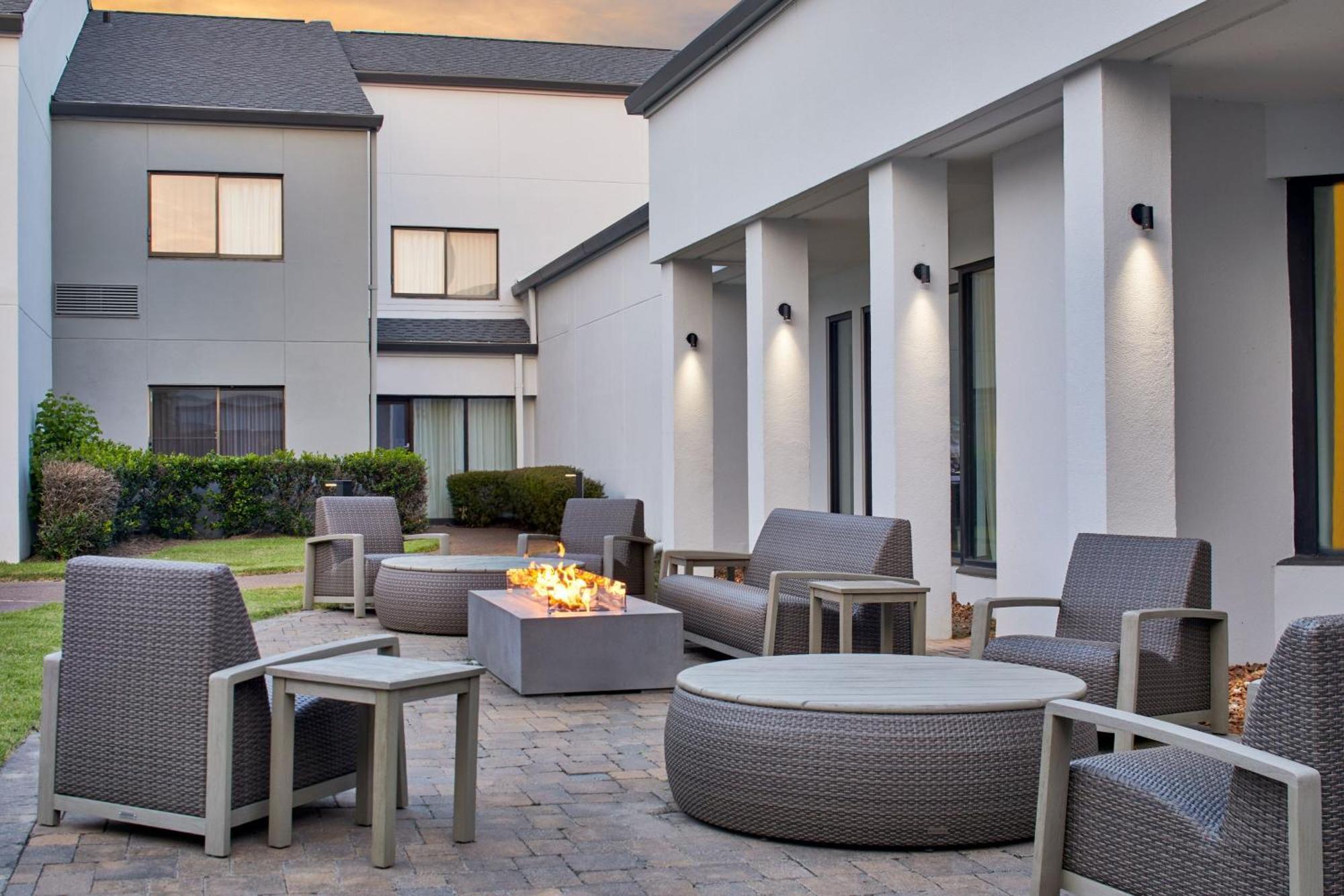 Courtyard By Marriott Memphis Airport Hotel Kültér fotó